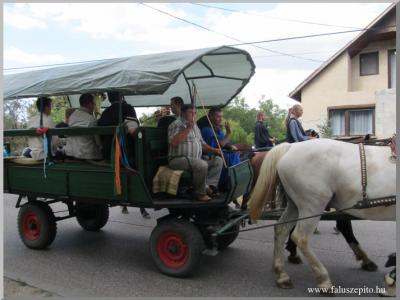 Szreti felvonuls