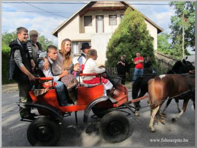 Szreti felvonuls