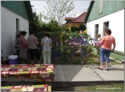 Tavaszksznt "batyus majlis"